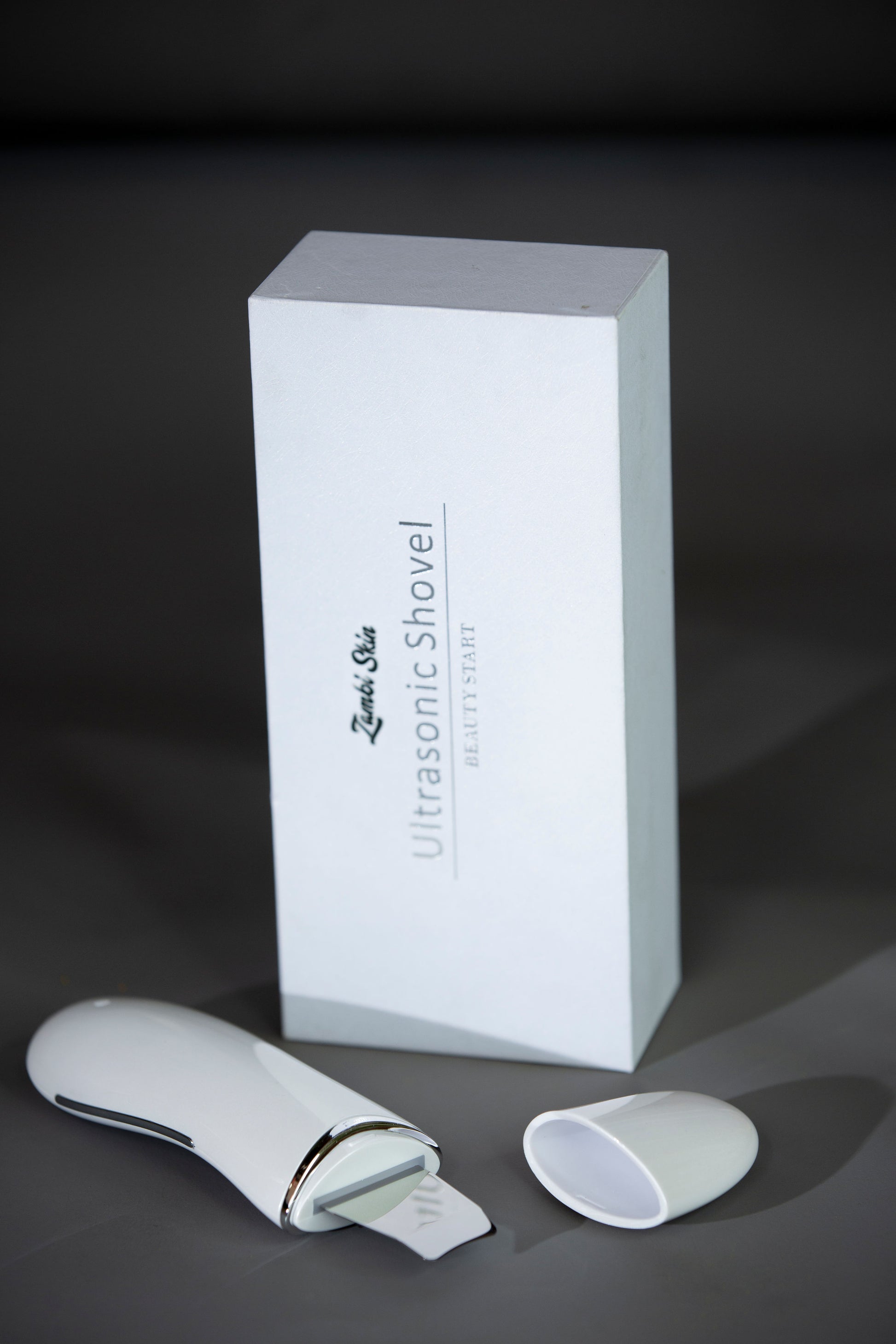 Ultrasonic Skin Scrubber & Pore Cleaner with EMS